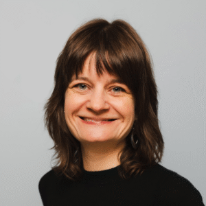 Sara Hruska headshot